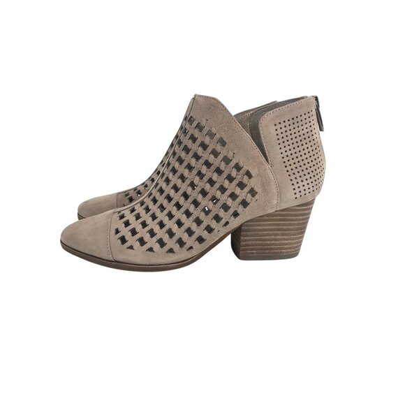 Vince Camuto Neeja Ankle Booties Sz 6.5 Cutout Suede Winter & Summer New Flaw - Picture 4 of 10